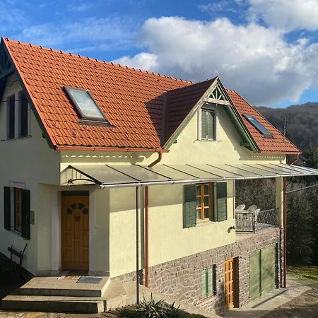 Vadrozsa Vendeghaz Dom wakacyjny *